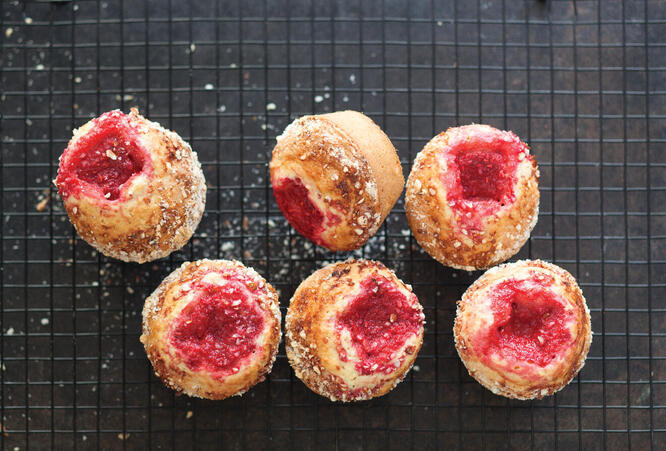 Tupperware MUFFINS MED FYLD AF RØDE BÆR 