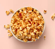 Popcorn med soltørret tomat og oregano 